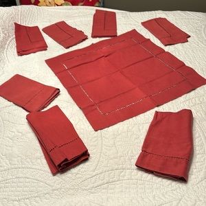 8 Cloth Napkins